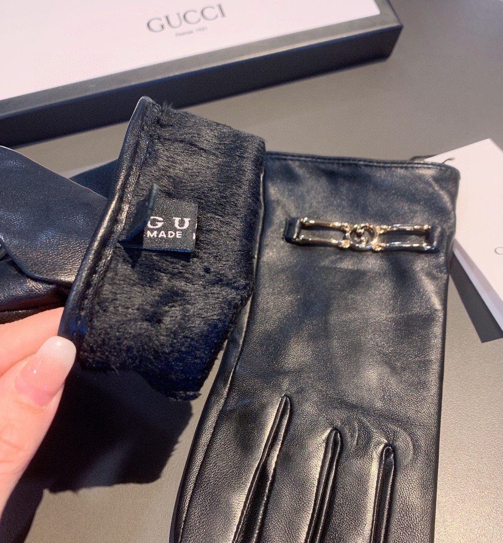 Gucci Gloves With Signature Double G Motif In Black