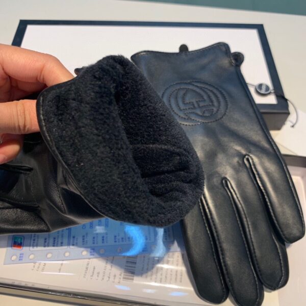 Gucci Gloves With Signature Double G Motif In Black