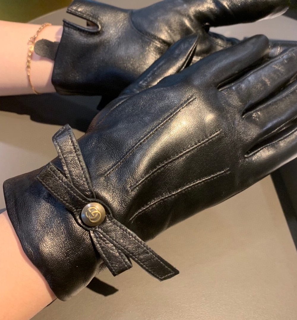Gucci Gloves With Signature Double G Motif In Black
