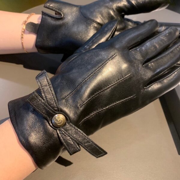 Gucci Gloves With Signature Double G Motif In Black
