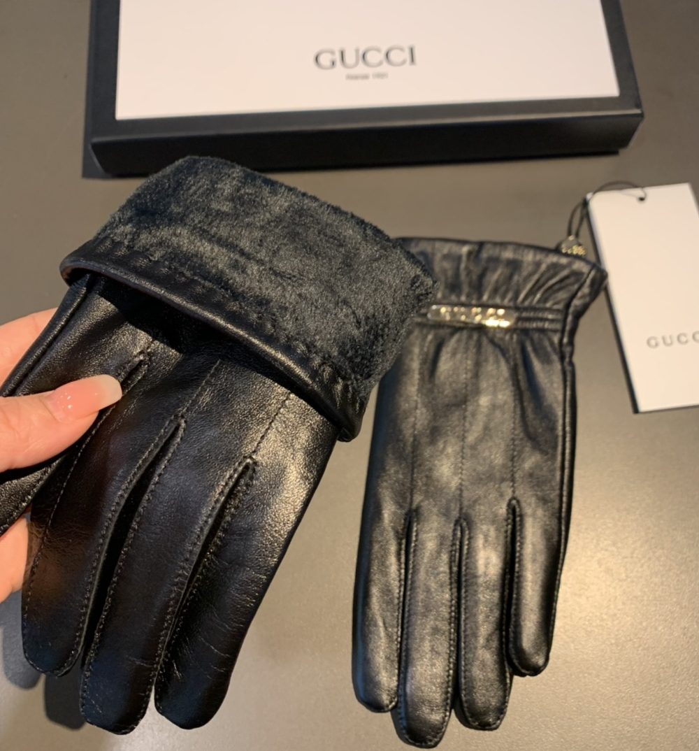 Gucci Gloves With Signature Double G Motif In Black