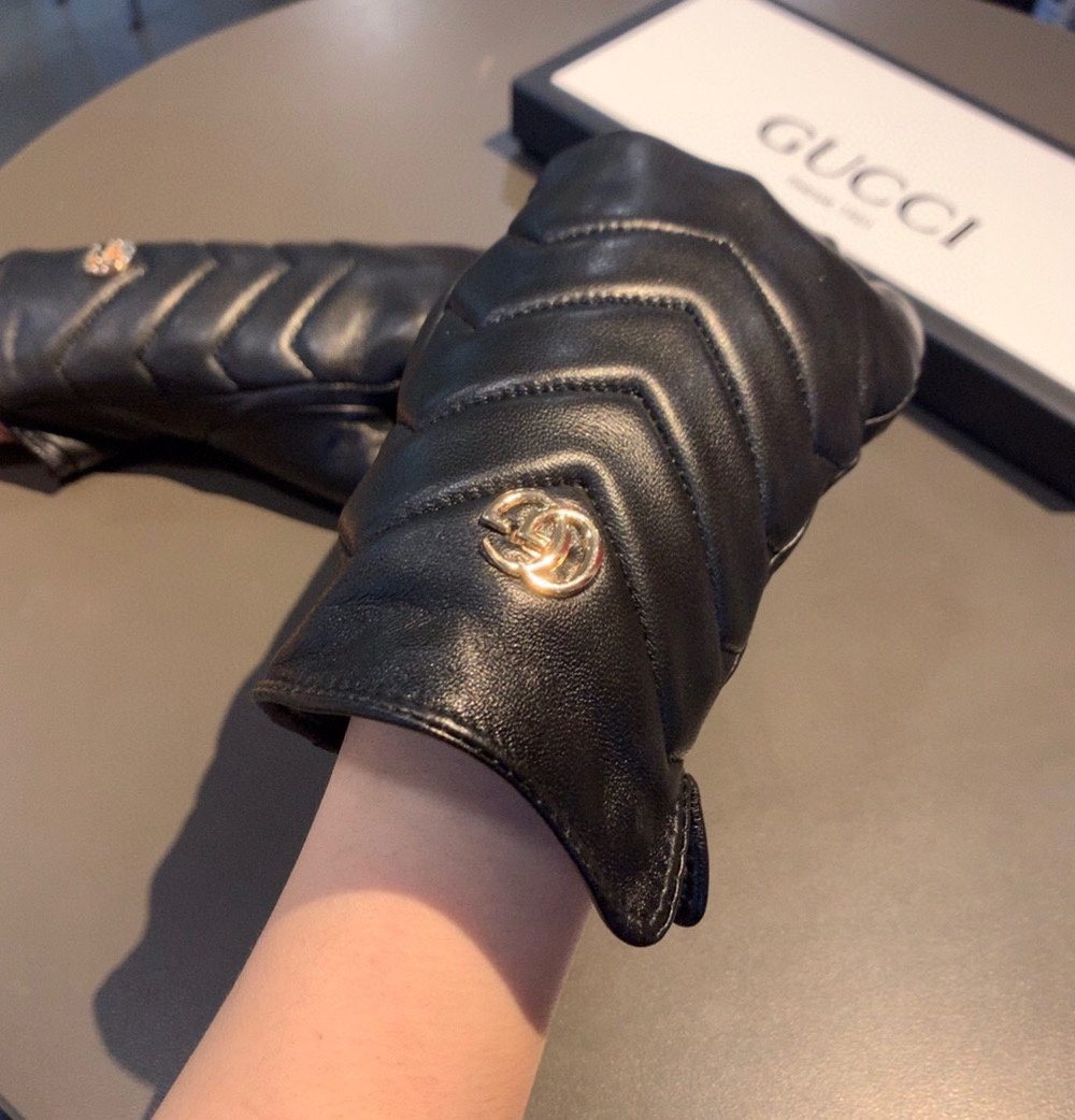 Gucci Gloves With Signature Double G Motif In Black