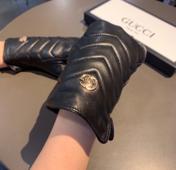 Gucci Gloves With Signature Double G Motif In Black