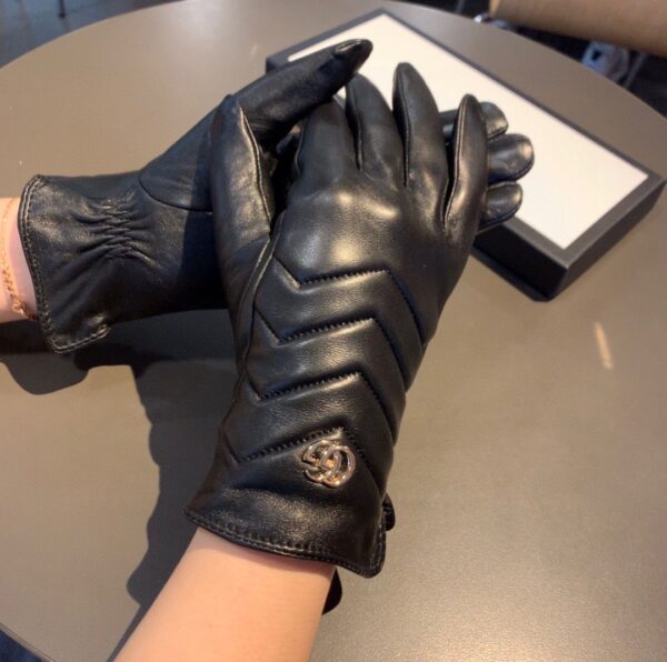 Gucci Gloves With Signature Double G Motif In Black