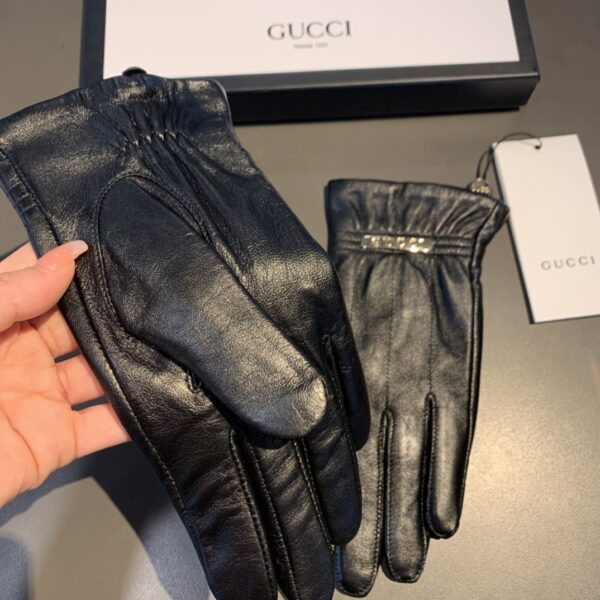 Gucci Gloves With Signature Double G Motif In Black