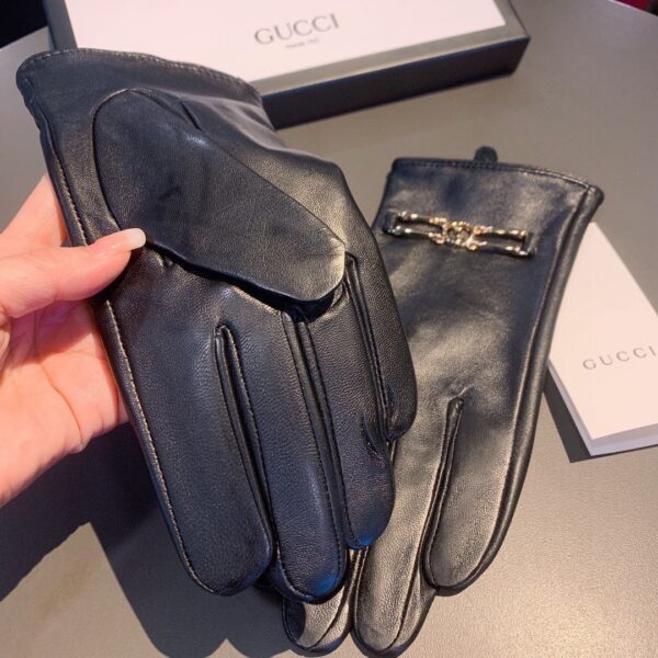 Gucci Gloves With Signature Double G Motif In Black