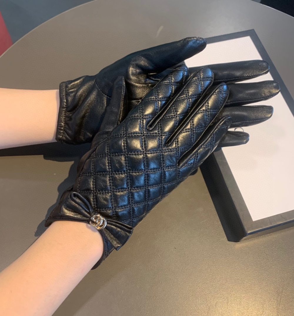 Gucci Gloves With Signature Double G Motif In Black