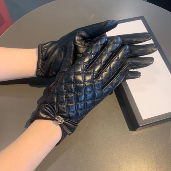 Gucci Gloves With Signature Double G Motif In Black