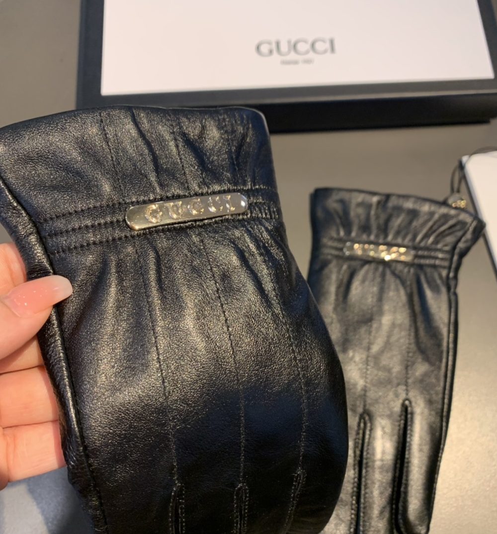 Gucci Gloves With Signature Double G Motif In Black
