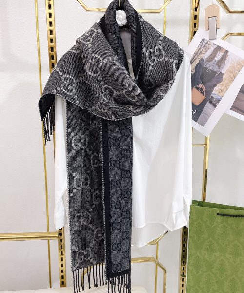 Gucci Jacquard Pattern Knit With Tassels Grey and Black 190cm/75in 676610 4G200 1061