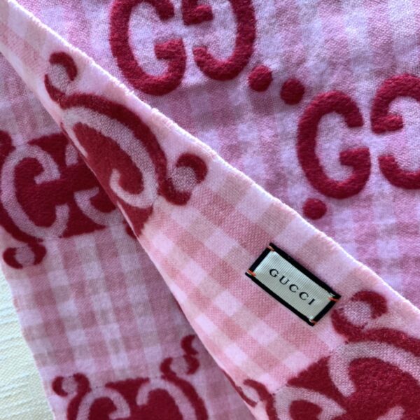 Gucci Jacquard Wool Scarf Pink and Ivory Scarf 220cm/86.7in 644365 3GA69 5878