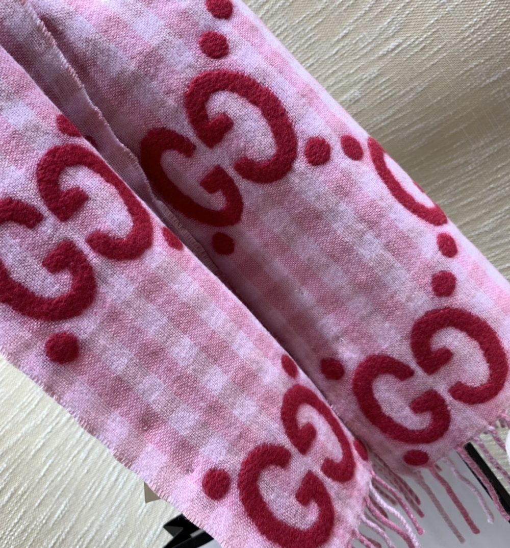 Gucci Jacquard Wool Scarf Pink and Ivory Scarf 220cm/86.7in 644365 3GA69 5878 