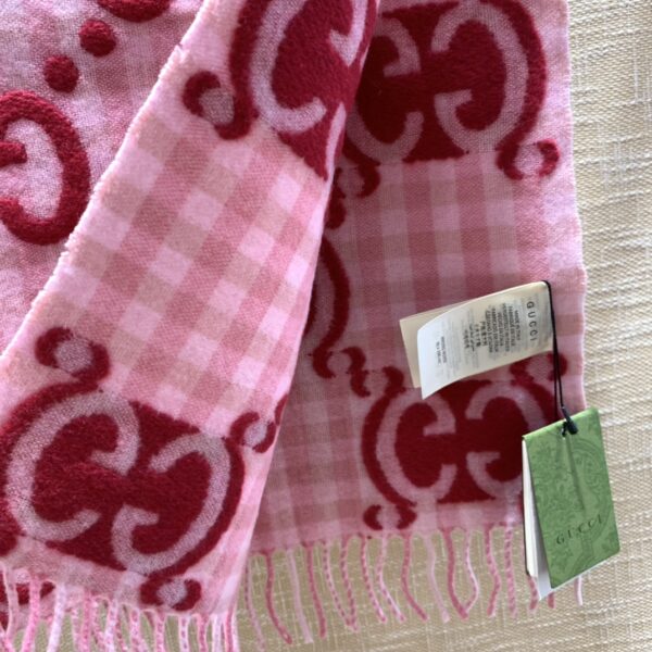 Gucci Jacquard Wool Scarf Pink and Ivory Scarf 220cm/86.7in 644365 3GA69 5878