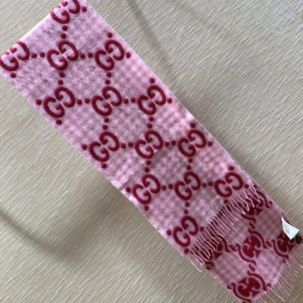 Gucci Jacquard Wool Scarf Pink and Ivory Scarf 220cm/86.7in 644365 3GA69 5878