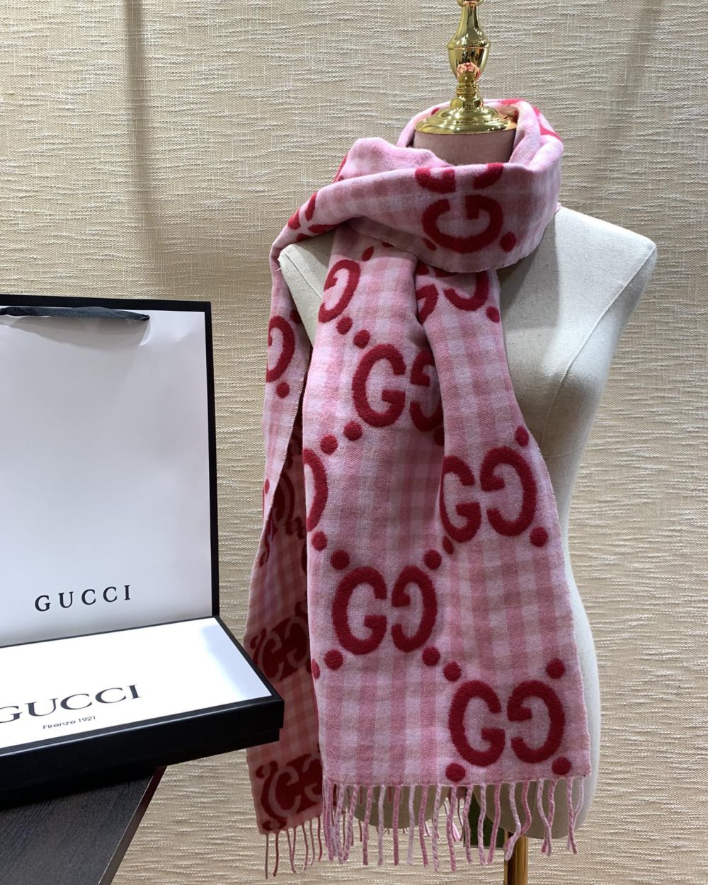 Gucci Jacquard Wool Scarf Pink and Ivory Scarf 220cm/86.7in 644365 3GA69 5878 