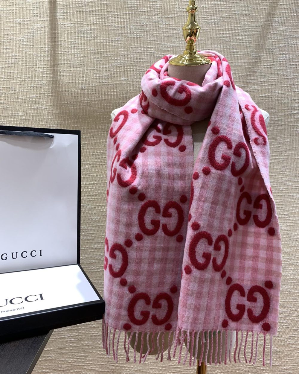 Gucci Jacquard Wool Scarf Pink and Ivory Scarf 220cm/86.7in 644365 3GA69 5878 