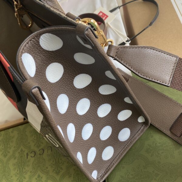 1:1 Replica Gucci Medium Tote With Geometric Print Beige And Ebony GG Supreme Canvas With Geometric And Web Print For Women 14.8in/37.5cm GG 674148 UQHHG 8678