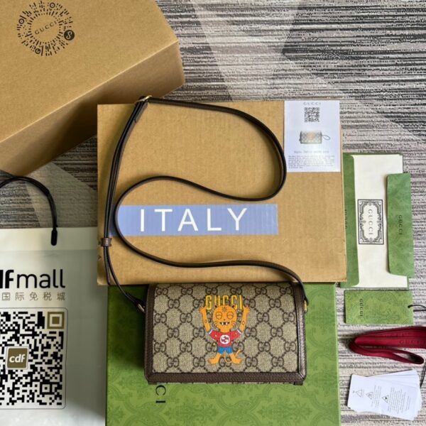 1:1 Replica Gucci Mini Kitten Printed Monogrammed Coated-Canvas Messenger Bag Beige And Ebony GG Supreme Canvas, An Eco-Friendly Material For Women  7.1in/18cm GG
