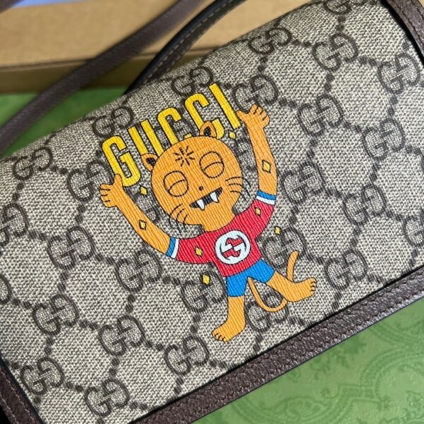 1:1 Replica Gucci Mini Kitten Printed Monogrammed Coated-Canvas Messenger Bag Beige And Ebony GG Supreme Canvas, An Eco-Friendly Material For Women  7.1in/18cm GG