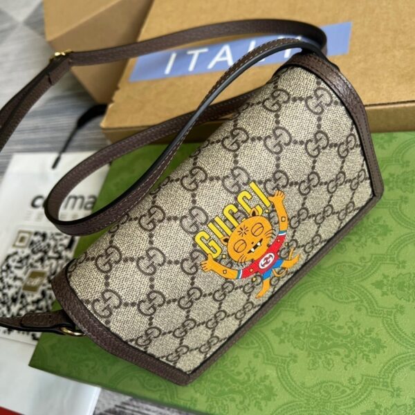 1:1 Replica Gucci Mini Kitten Printed Monogrammed Coated-Canvas Messenger Bag Beige And Ebony GG Supreme Canvas, An Eco-Friendly Material For Women  7.1in/18cm GG