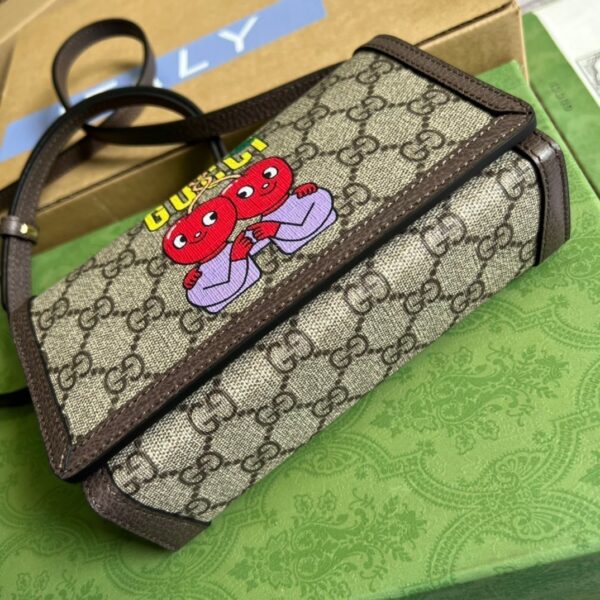 1:1 Replica Gucci Mini Printed Monogrammed Coated-Canvas Messenger Bag Beige And Ebony GG Supreme Canvas For Women  7.1in/18cm GG 1647597277738776