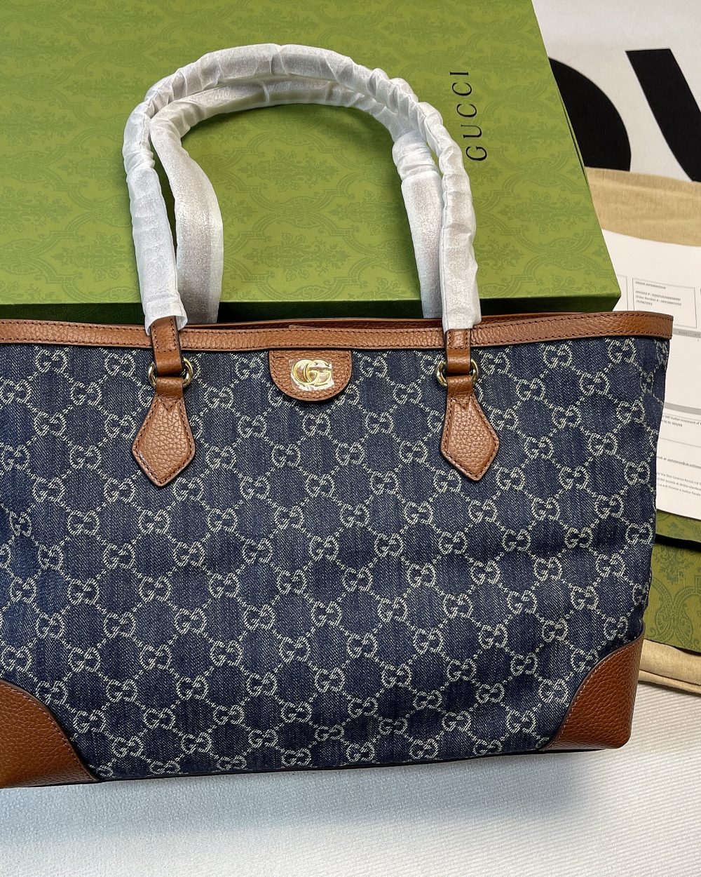 1:1 Replica Gucci Ophidia GG Medium Tote Dark Blue And Ivory Eco Washed Organic GG Jacquard Denim  For Women 15in/38cm GG ‎631685 2KQGG 8375