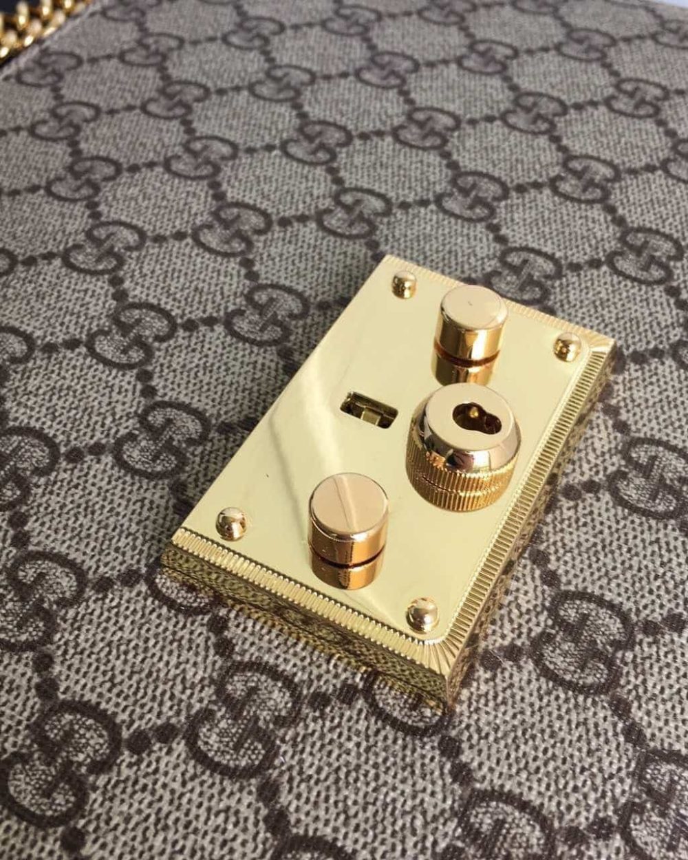 1:1 Replica Gucci Padlock Medium GG Shoulder Bag Beige/Ebony Supreme Canvas For Women, Women's Handbags, Crossbody Bags 12in/30cm GG 409486