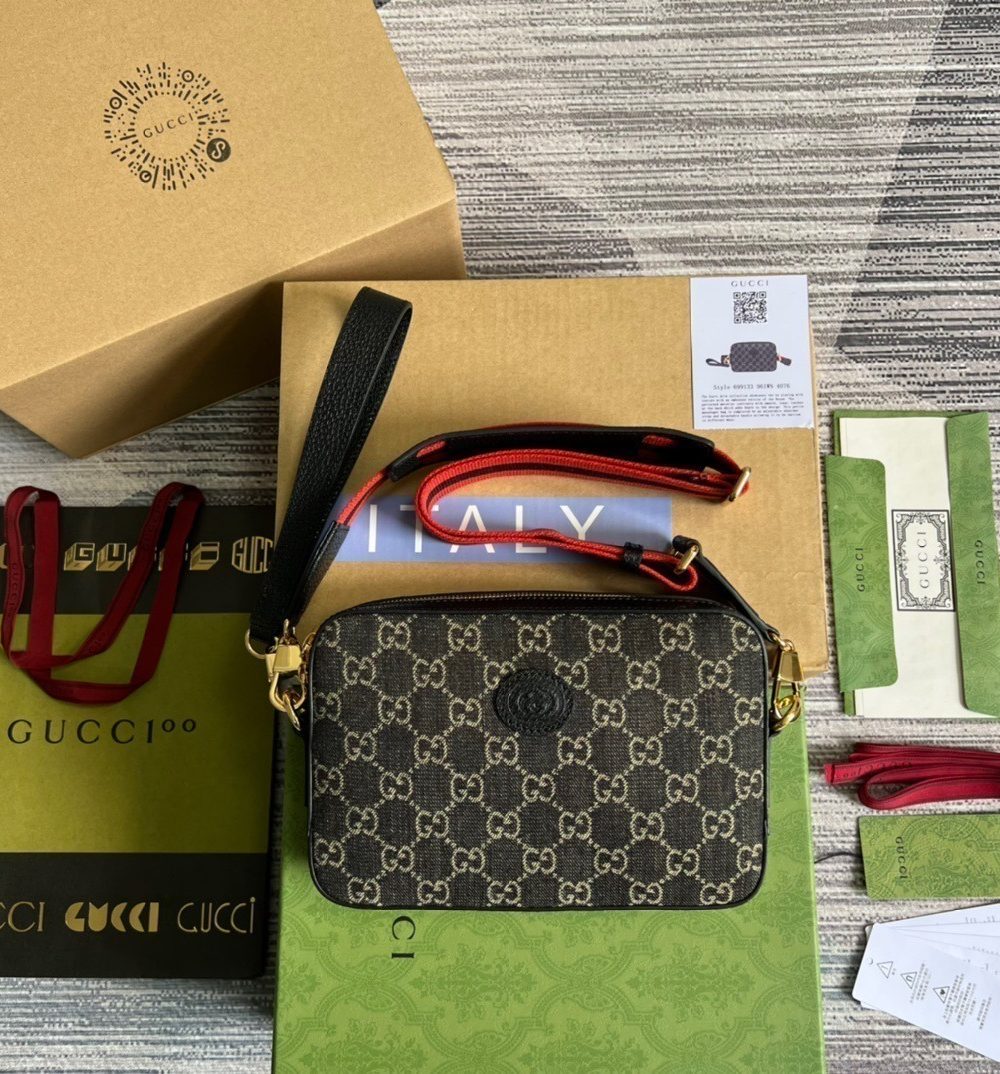 1:1 Replica Gucci Shoulder Bag With Interlocking G Black And White GG Supreme Canvas For Women 9.6in/24.5cm GG
