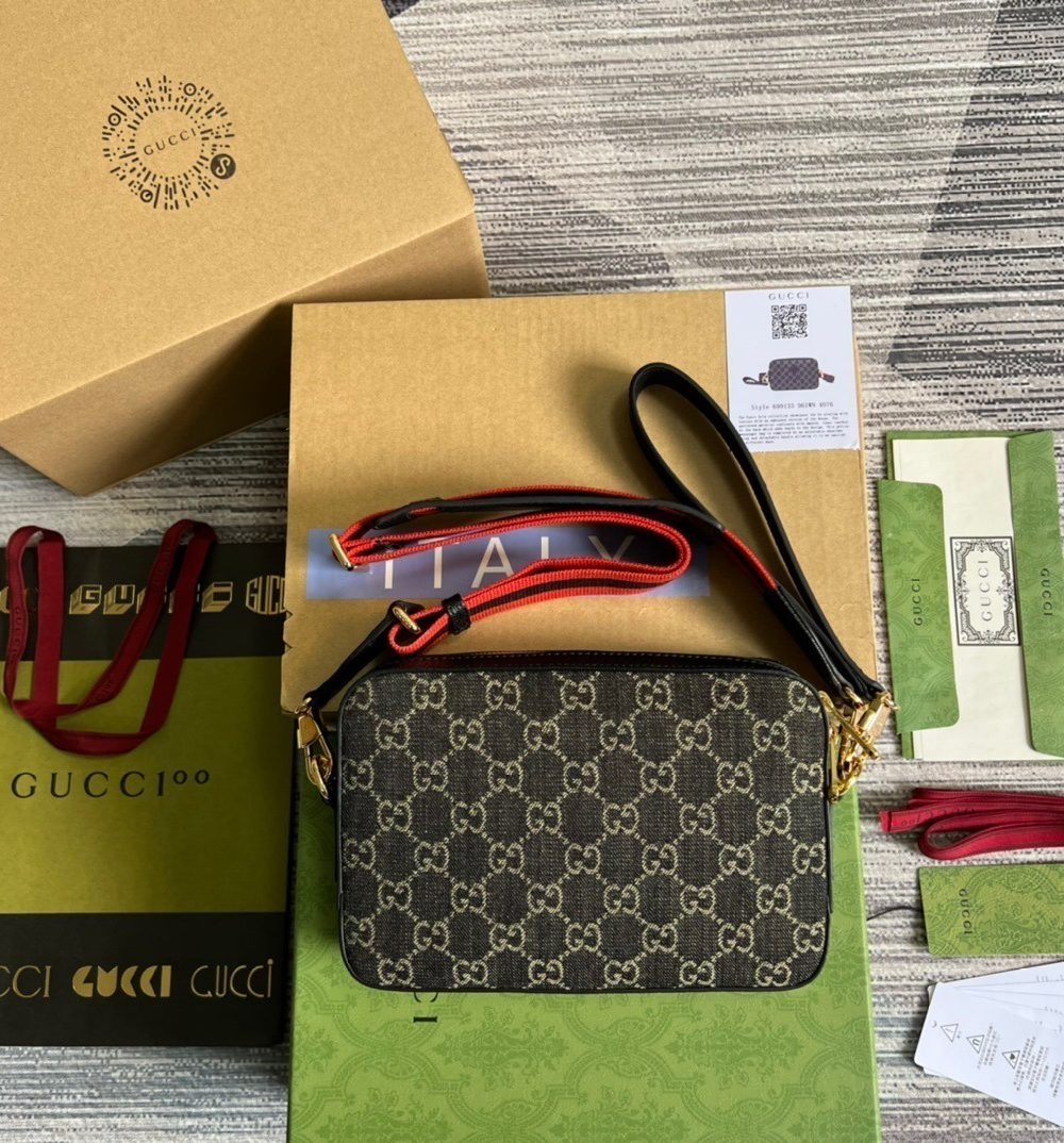 1:1 Replica Gucci Shoulder Bag With Interlocking G Black And White GG Supreme Canvas For Women  9.6in/24.5cm GG