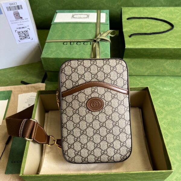1:1 Replica Gucci Sling Backpack With Interlocking G Beige And Ebony GG Supreme Canvas For Men 9.4in/24cm GG 696016 92THG 8563