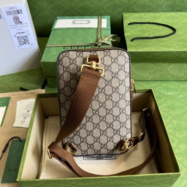 1:1 Replica Gucci Sling Backpack With Interlocking G Beige And Ebony GG Supreme Canvas For Men 9.4in/24cm GG 696016 92THG 8563