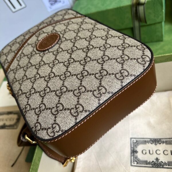 1:1 Replica Gucci Sling Backpack With Interlocking G Beige And Ebony GG Supreme Canvas For Men 9.4in/24cm GG 696016 92THG 8563