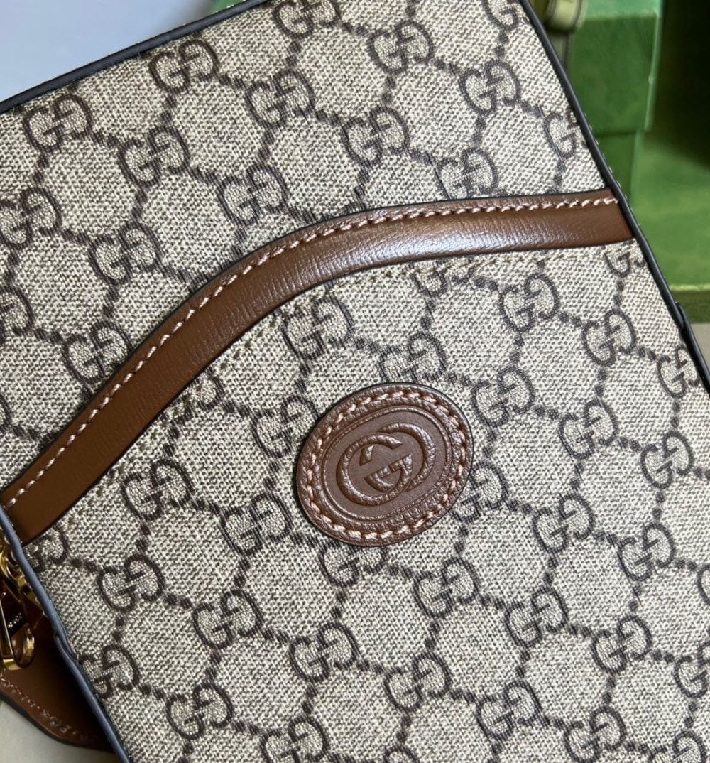 1:1 Replica Gucci Sling Backpack With Interlocking G Beige And Ebony GG Supreme Canvas For Men 9.4in/24cm GG 696016 92THG 8563