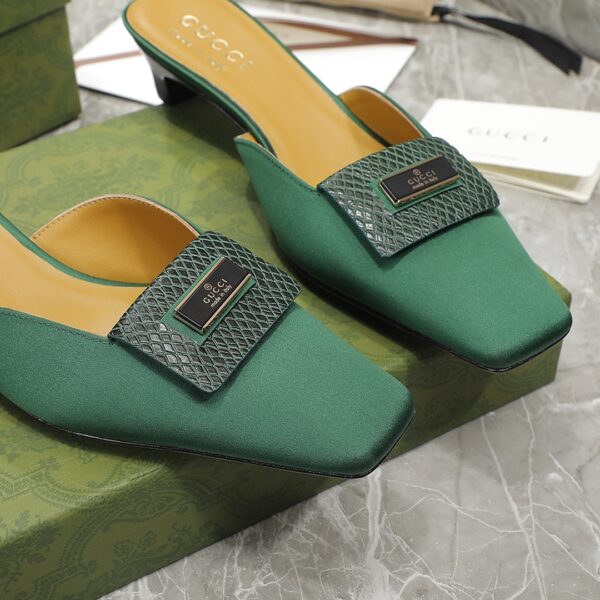 Gucci Slipper Sandals Green For Women GG