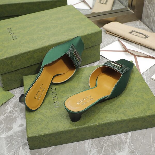 Gucci Slipper Sandals Green For Women GG