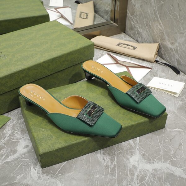 Gucci Slipper Sandals Green For Women GG