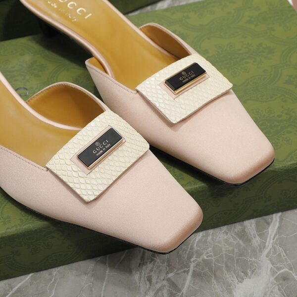 Gucci Slipper Sandals Pink For Women GG