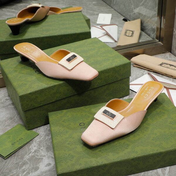 Gucci Slipper Sandals Pink For Women GG