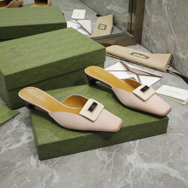 Gucci Slipper Sandals Pink For Women GG