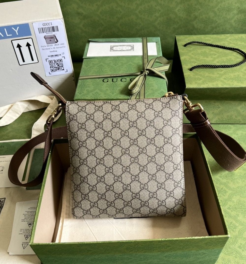 1:1 Replica Gucci Supreme Messenger Bag Beige And Ebony GG Supreme Canvas For Women 9.3in/23.5cm GG 681021 92THG 8563