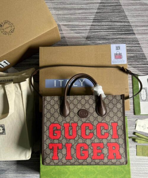 1:1 Replica Gucci Tiger GG Medium Tote Bag Beige And Ebony GG Supreme Canvas Brown For Women 14.8in/37.6cm GG 687827 US7EC 9396