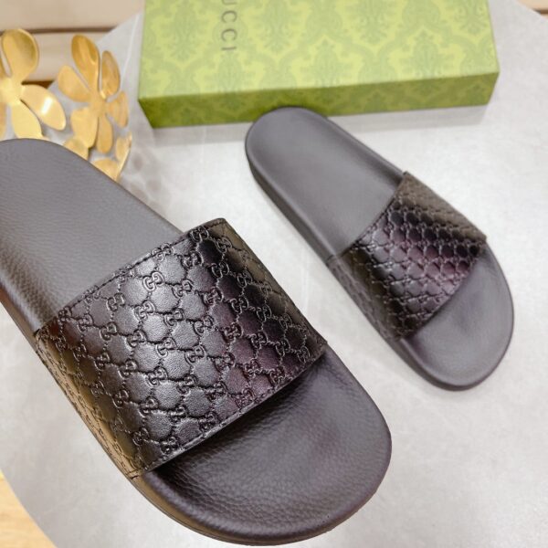 Gucci Women's Embossed GG Slide Sandal Black For Women 407345