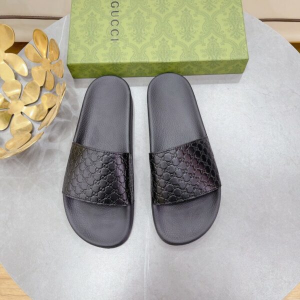 Gucci Women's Embossed GG Slide Sandal Black For Women 407345