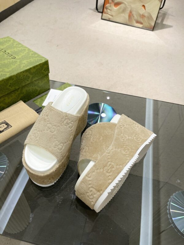 Gucci Women's GG Platform Sandal Beige For Women GG