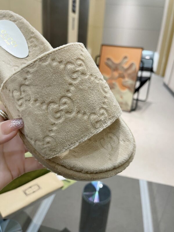 Gucci Women's GG Platform Sandal Beige For Women GG