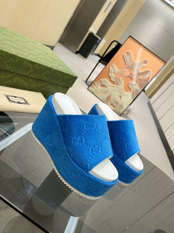 Gucci Women's GG Platform Sandal Blue For Women GG