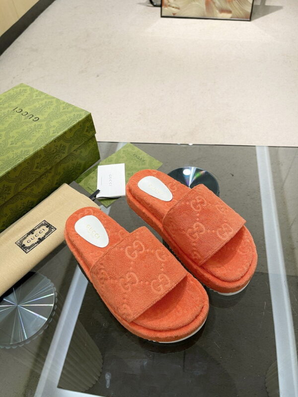 Gucci Women's GG Platform Sandal Orange For Women GG ‎700599 U2O00 7519