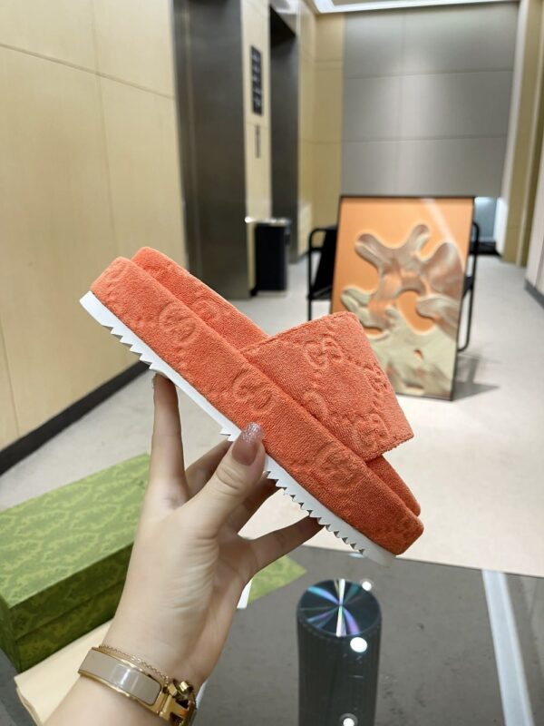 Gucci Women's GG Platform Sandal Orange For Women GG ‎700599 U2O00 7519