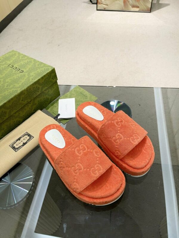 Gucci Women's GG Platform Sandal Orange For Women GG ‎700599 U2O00 7519