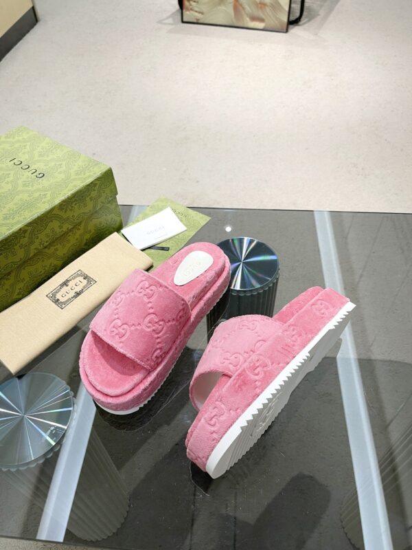 Gucci Women's GG Platform Sandal Pink For Women GG